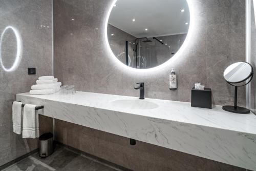 Un baño de Hotel Loa