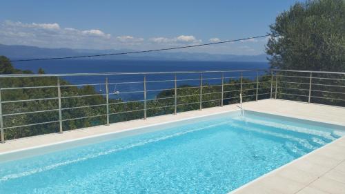 Gallery image of Agnis House in Antípaxos