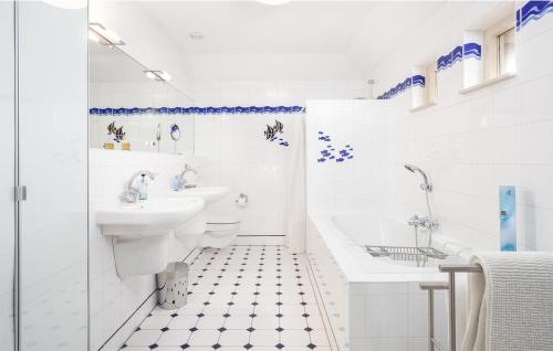 Phòng tắm tại Light-flooded villa