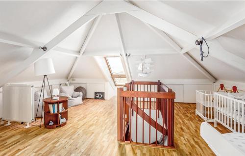 Giường trong phòng chung tại Light-flooded villa