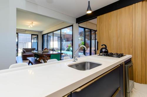 Fotografie z fotogalerie ubytování Casa na praia Brava com piscina e jardim WM9244 v destinaci Praia Brava