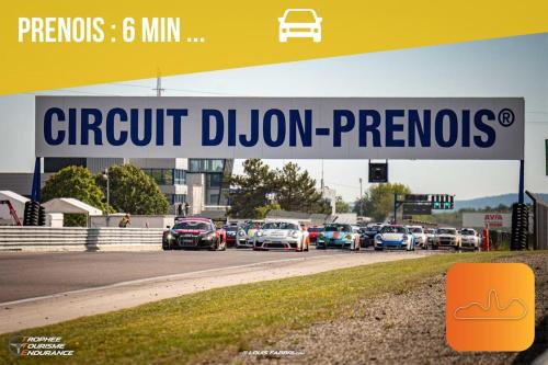 a sign for a car dealership with a lot of cars at Les 4c-calm-central-close to Prenois circuit in Velars-sur-Ouche