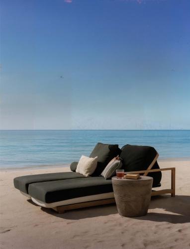 Raffles Al Areen Palace Bahrain — Beach