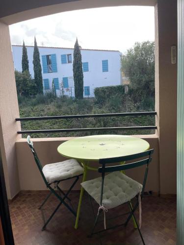 4PA44 appartement avec piscine et parking