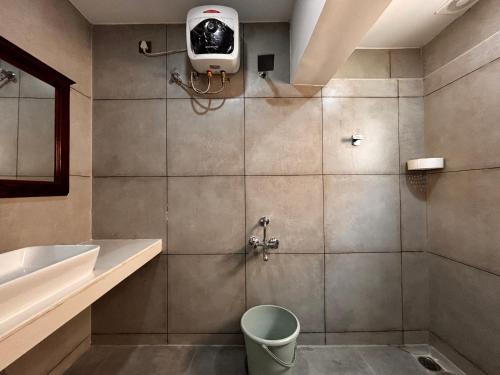 Koupelna v ubytování Srirangam Service Apartment