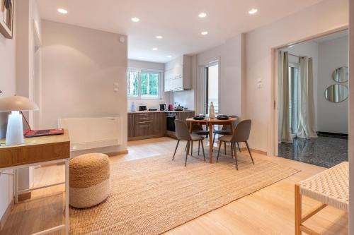 Zen Vouliagmeni Beach Apartment 2