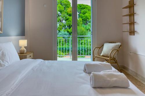 Zen Vouliagmeni Beach Apartment 2