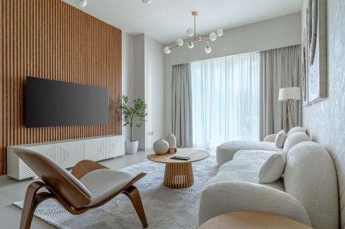 Nasma Luxury stays- Luxury-highfloor-iconic location