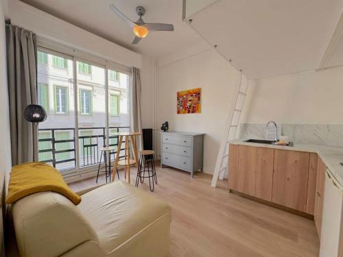 ⁂ Petit nid design au centre de Nice