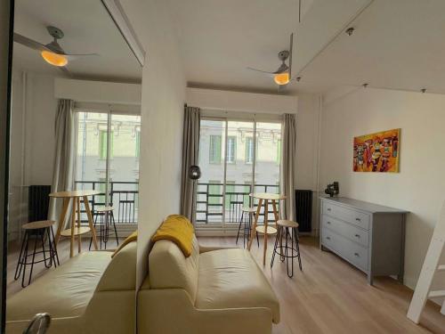 ⁂ Petit nid design au centre de Nice