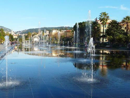 ⁂ Petit nid design au centre de Nice