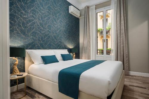 Classbnb - Luxurious and spacious 5-bedroom and 5-bath apartment, just 3 minutes from Milan central station metro, M2 green M3 yellow lines