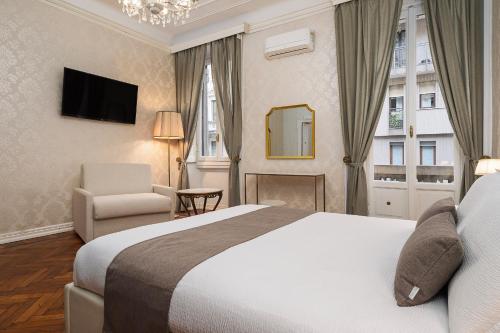 Classbnb - Luxurious and spacious 5-bedroom and 5-bath apartment, just 3 minutes from Milan central station metro, M2 green M3 yellow lines