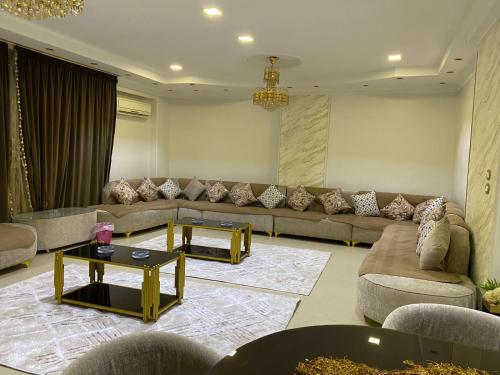 Χώρος καθιστικού στο كمبوند الربوة هايتس