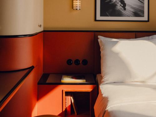 The Companion Vienna — Room