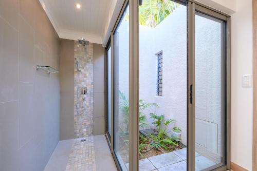 Un baño de Luxe tropical villa