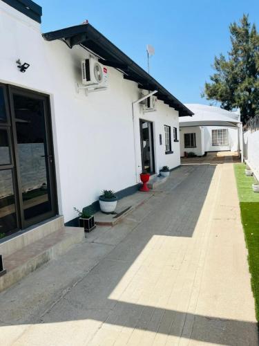 ウィントフークにあるSelamu Accommodationsのギャラリーの写真