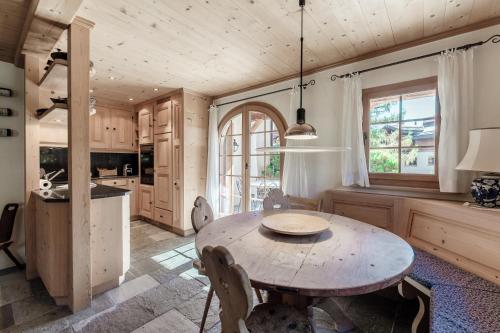 Laax Chalet by Quokka 360 - Charming Chalet with private patio photo 2