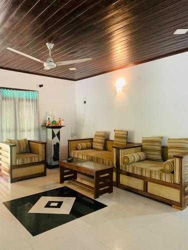 Χώρος καθιστικού στο Coco hill Villa