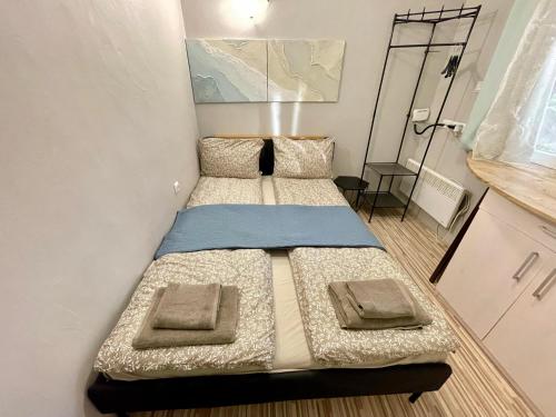 Ένα ή περισσότερα κρεβάτια σε δωμάτιο στο -The Conch- Room with Private Entrance and Bathroom