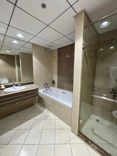 Ένα μπάνιο στο 1Bed room Apartment Sea View Full Sea View