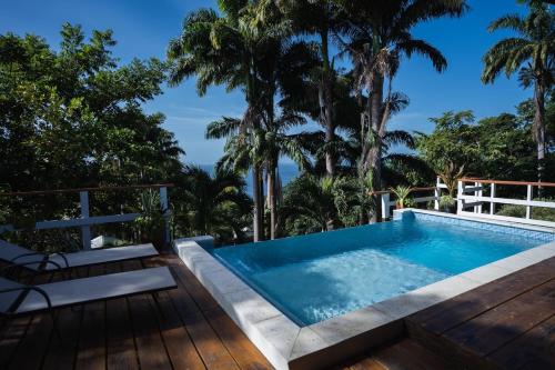 Bazén v ubytování Xanadu nebo v jeho okolí