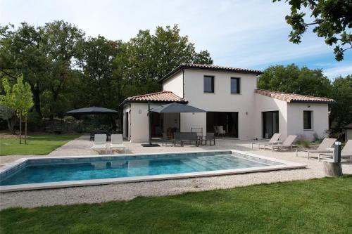 Villa with heated pool and Ventoux View in Pernes