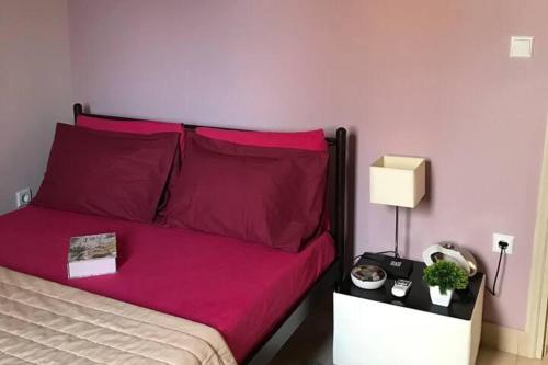 Ένα ή περισσότερα κρεβάτια σε δωμάτιο στο 1 Bed - Sleeps 2 - Private Balcony - Free Parking