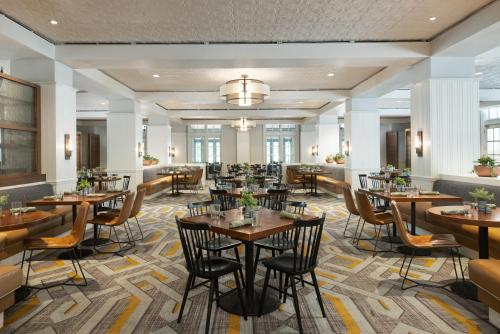 En restaurant eller et andet spisested på Hyatt Regency Hill Country Resort and Villas