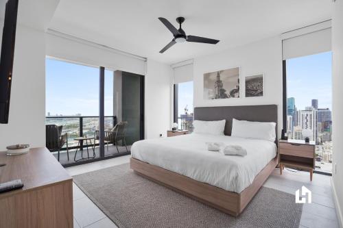 Stylish Apartments with Partial Ocean Views in Downtown! photo 224