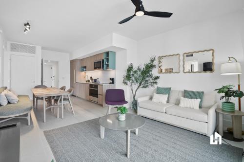 Stylish Apartments with Partial Ocean Views in Downtown! photo 228