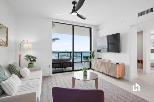 Stylish Apartments with Partial Ocean Views in Downtown! photo 227