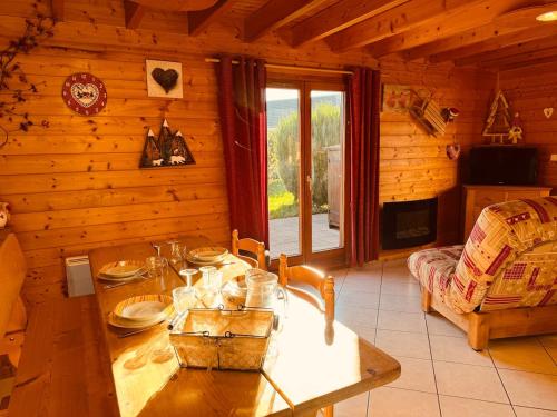 Χώρος καθιστικού στο Chalet Anould