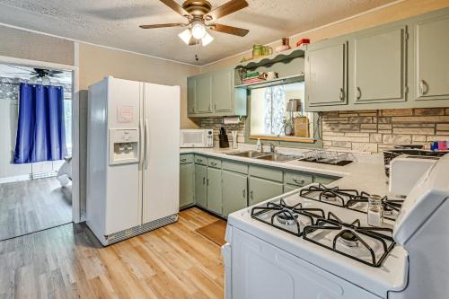 Fotografie z fotogalerie ubytování 2 Mi to Dtwn Newark Pet-Friendly Home! v destinaci Newark