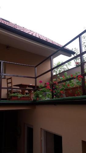 Un balcón o terraza de Apartment Pod Kotnovem