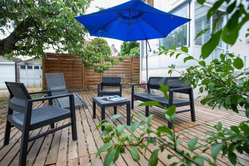 Le Grand Coquet chez Maguy avec 2 terrasses, jeux, barbecue et jardin