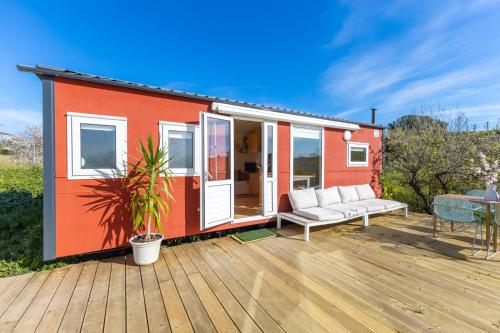 Budova, kde se chata nachází