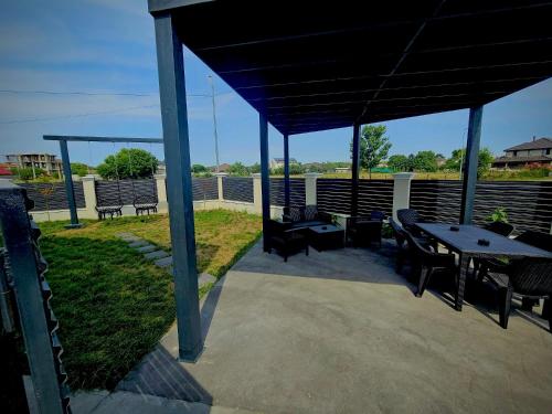 Een balkon of terras bij Cleo Residence 4 Ghiroda