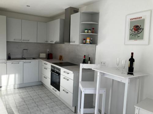 Φωτογραφία από το άλμπουμ του Freundlich helle 3-Zimmer-Wohnung mit Süd- und Westbalkon - herrlicher Ausblick in die Berge σε Bad Reichenhall