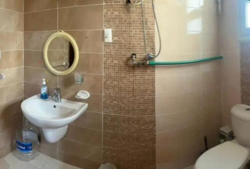 Koupelna v ubytování jamaal allaaa