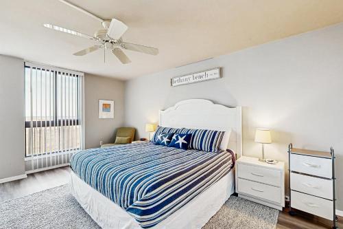 Postel nebo postele na pokoji v ubytování Sea Colony - 1D Annapolis Garden House Rd