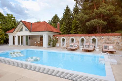 Bazén v ubytování Residence Sodomov nebo v jeho okolí