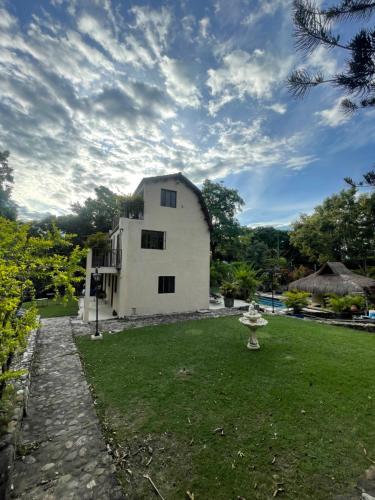 Příroda nedaleko vily