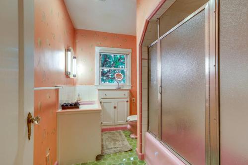 a bathroom with a shower and a toilet at Extended Stay in Sacramento! Dog-Friendly Home in Oak Park