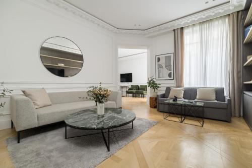My Paris Apartments - Marbeuf