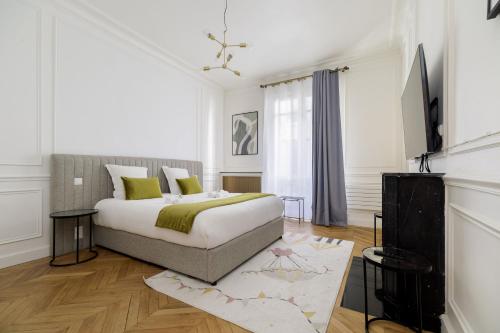My Paris Apartments - Marbeuf