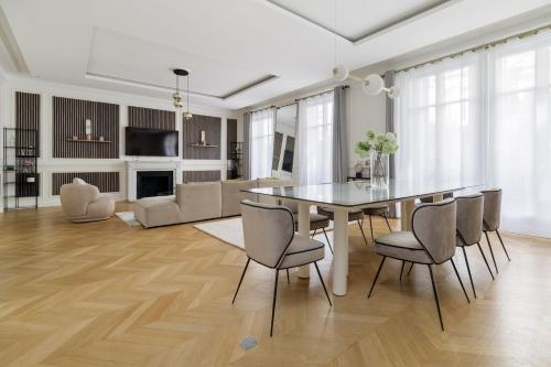My Paris Apartments - Marbeuf