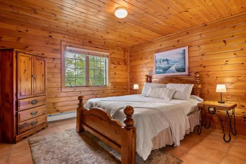 Ένα ή περισσότερα κρεβάτια σε δωμάτιο στο Highland House - Private Retreat By Sunday River