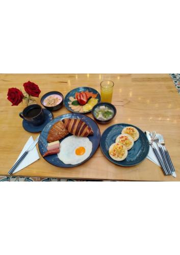 Jídlo v hotelu nebo okolí