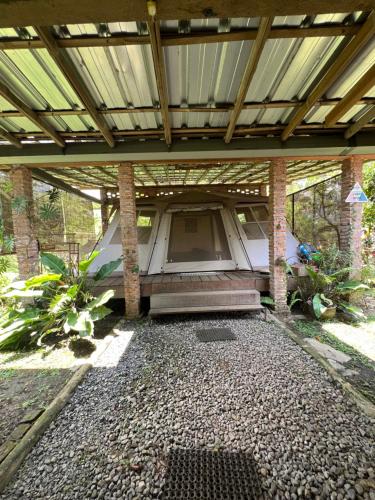 Afbeelding uit fotogalerij van Sitinggil muncul Glamping and Villas in Muncul